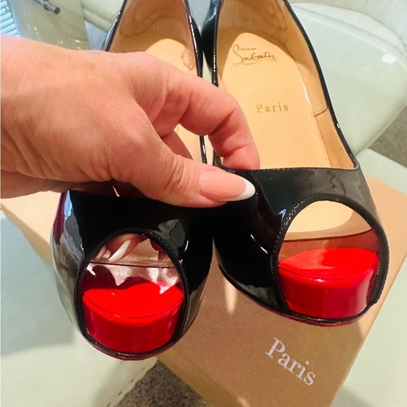 AUTHENTIC Christian Louboutin Glossy Black and Red Peep Toe. Protective coating. - Picture 2 of 5